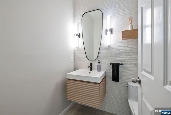 DE Listing image placeholder