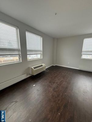DE Listing image placeholder