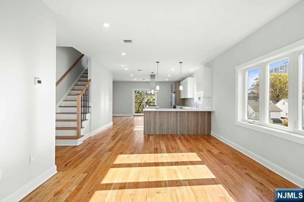 DE Listing image placeholder