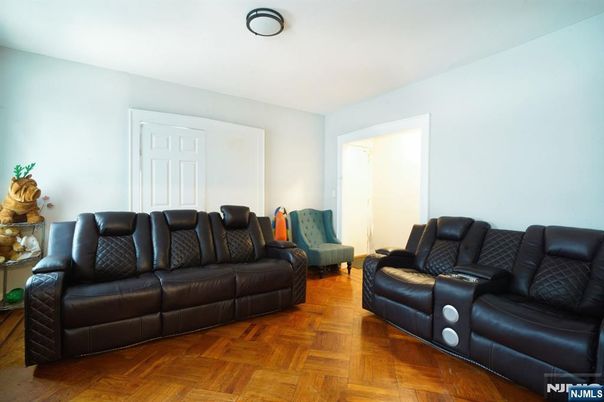 DE Listing image placeholder