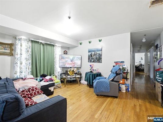 DE Listing image placeholder