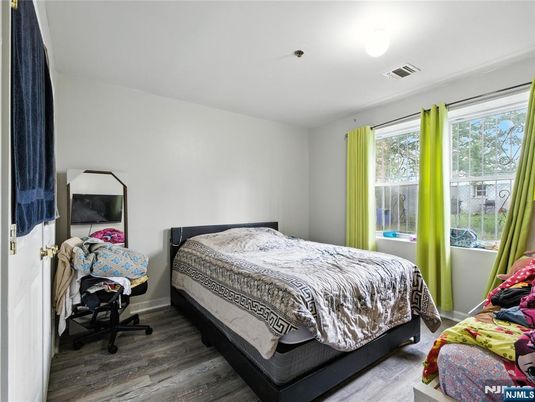 DE Listing image placeholder
