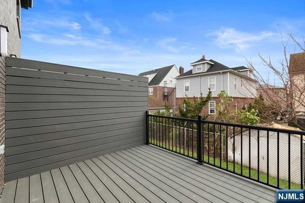 DE Listing image placeholder