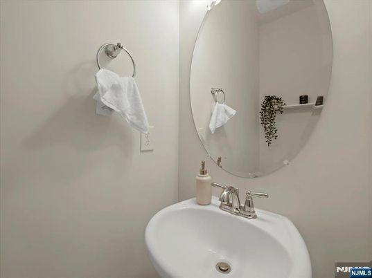DE Listing image placeholder