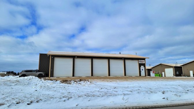 Detached Garage, Exterior