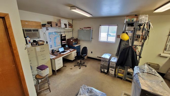 Home Office, Interior