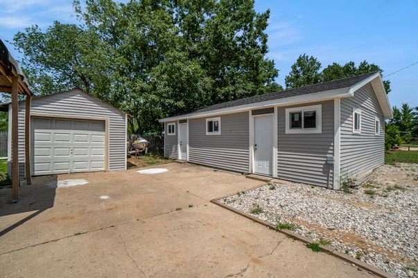 Detached Garage, Exterior