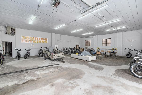Fitness Equipment, Garage, Interior, Recessed Lighting