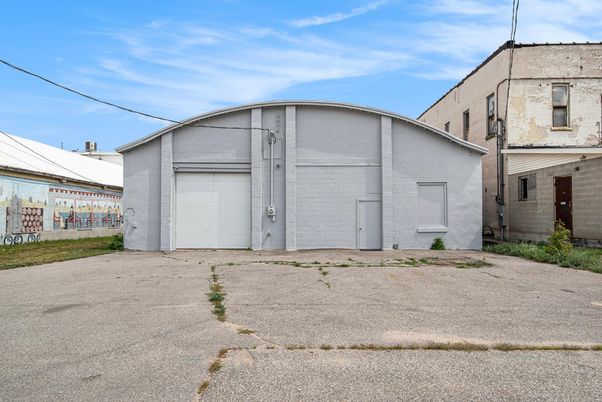 Detached Garage, Exterior