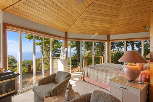 Bedroom, Interior, Sun Room, Water, Wooden Ceilings