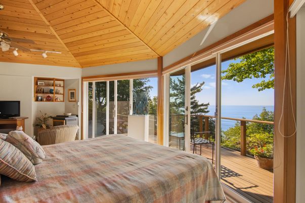 Bedroom, Interior, Water, Wooden Ceilings, Wood Texture Flooring