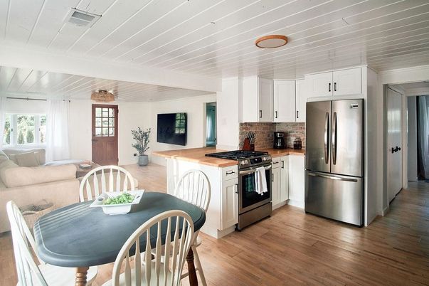 Dining room, Interior, Kitchen, Living room, Stainless Steel Appliances, Wood Texture Flooring