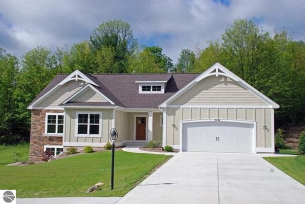 Attached, Exterior, Facade, Ranch