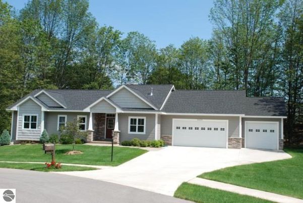 Attached, Exterior, Facade, Ranch