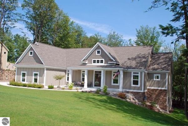 Backyard, Exterior, Facade, Ranch