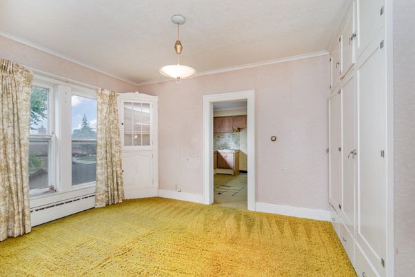Empty room, Interior, Pendant Lights