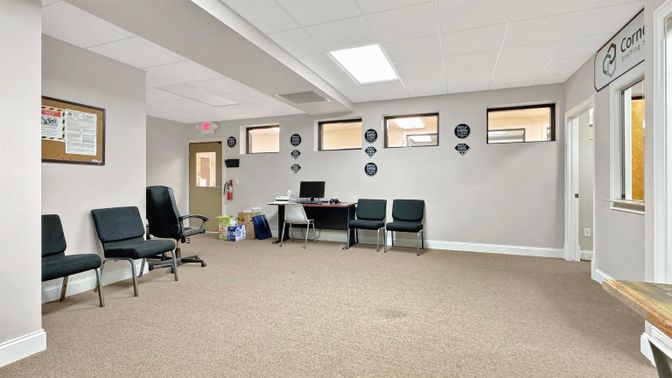 Home Office, Interior
