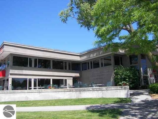 Exterior, Facade, Modern