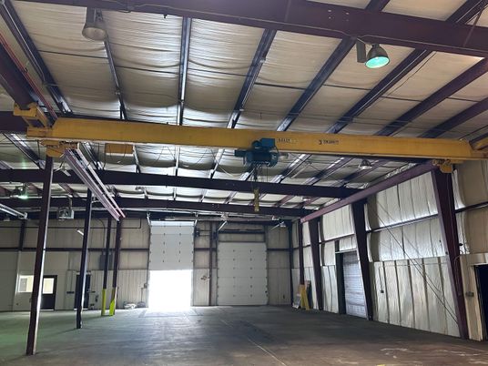 Garage, Interior, Wooden Beams