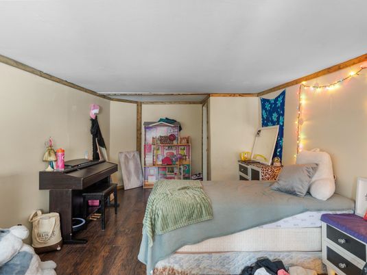 Bedroom, Interior, Piano, Wood Texture Flooring