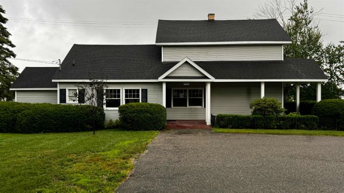 Exterior, Facade, Cape Cod