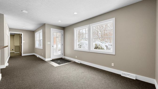 Empty room, Interior, Recessed Lighting