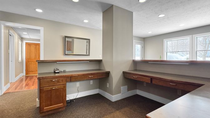 Interior, Recessed Lighting, Wood Texture Flooring