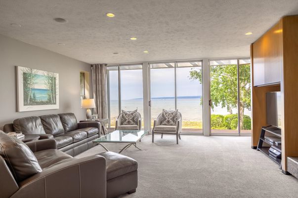 Interior, Living room, Recessed Lighting, Water
