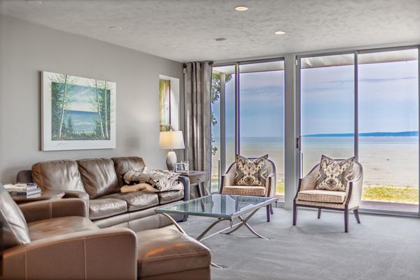 Interior, Living room, Recessed Lighting, Water