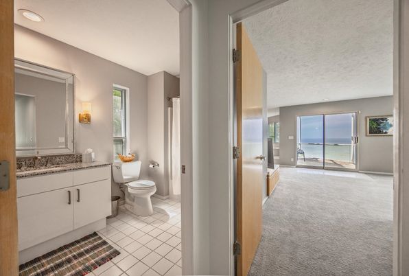 Bathroom, Interior, Recessed Lighting, Water