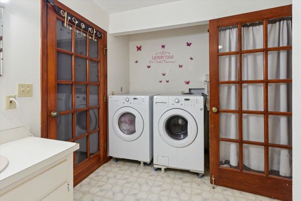 Interior, Washer