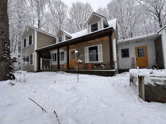 Backyard, Exterior, Facade, Cape Cod