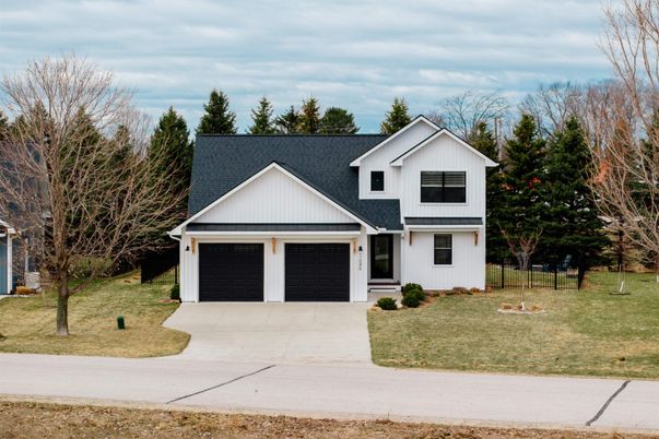 Attached, Exterior, Facade, Farmhouse