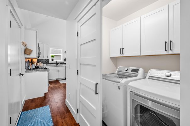 Interior, Washer, Wood Texture Flooring