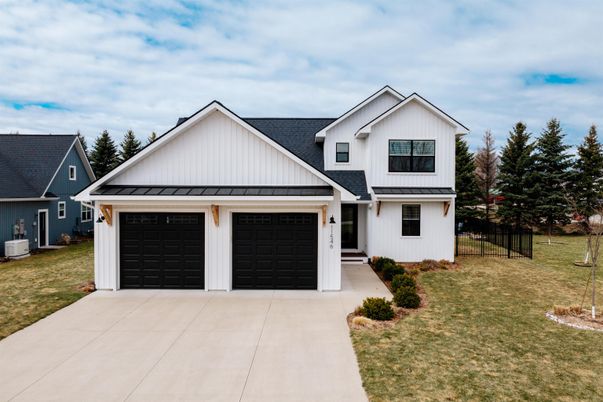 Attached, Exterior, Facade, Farmhouse