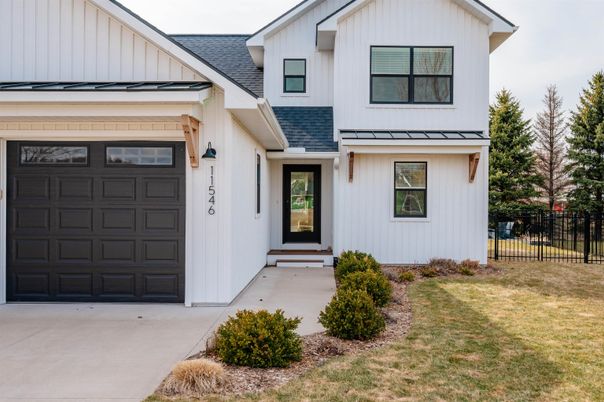 Attached, Exterior, Facade, Farmhouse