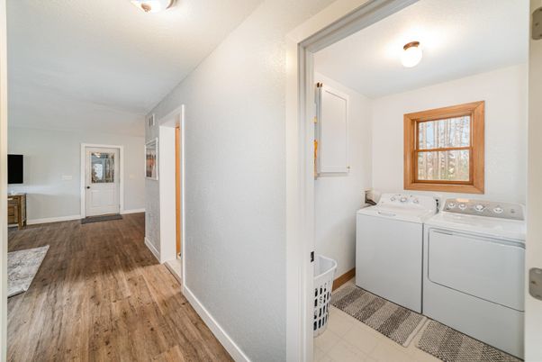 Interior, Utility Closets, Washer, Wood Texture Flooring