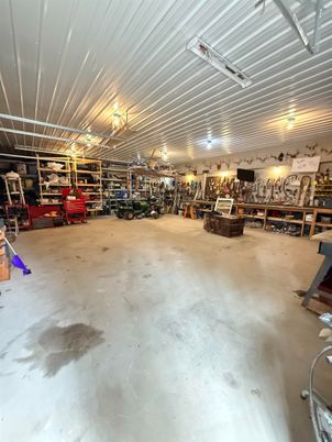 Garage, Interior