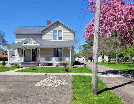 Exterior, Facade, Queen Anne Victorian