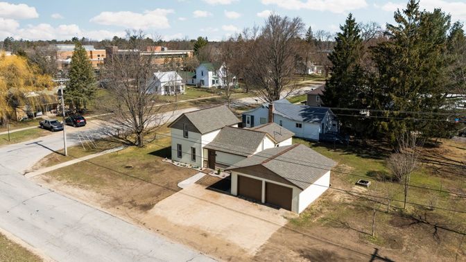 Exterior, Drone