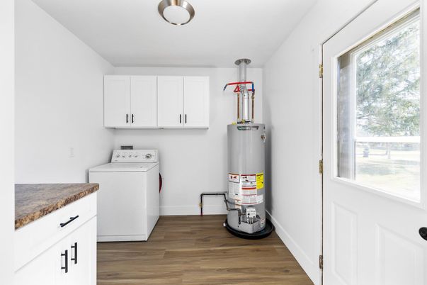 Interior, Washer, Wood Texture Flooring