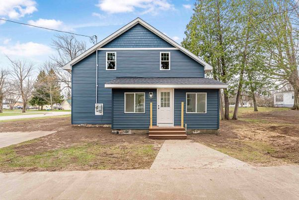 Backyard, Exterior, Facade, Queen Anne Victorian