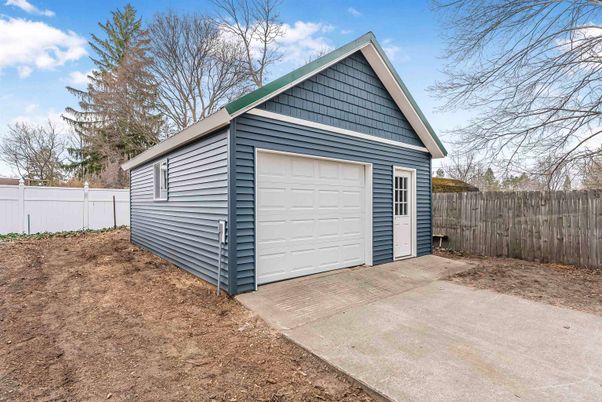 Detached Garage, Exterior