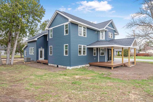 Backyard, Exterior, Facade, Queen Anne Victorian