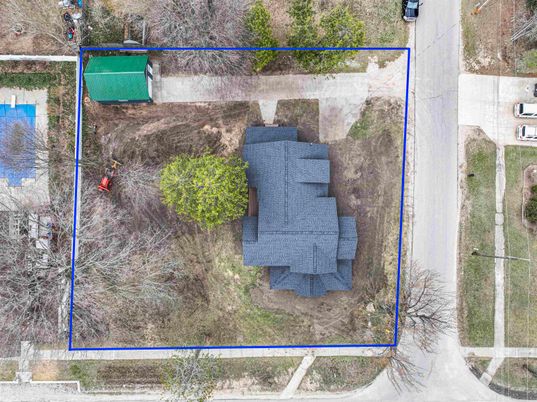 Exterior, Drone