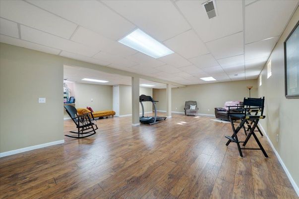 Interior, Recessed Lighting, Wood Texture Flooring