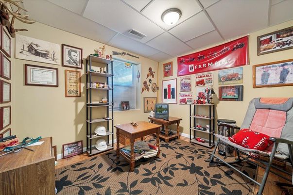 Home Office, Interior
