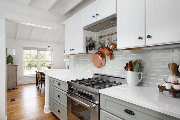 Dining room, Interior, Kitchen, Pendant Lights, Stainless Steel Appliances, Wood Texture Flooring