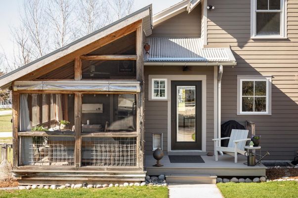 Exterior, Facade, None