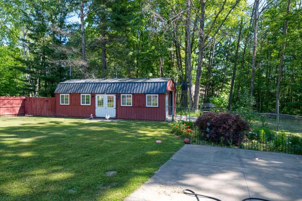 Backyard, Exterior, Facade, Cape Cod